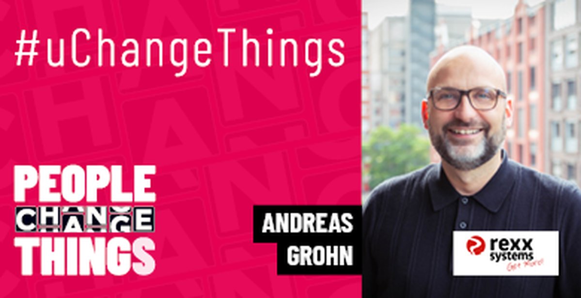 links ist der Hintergrund Pink und es steht People change Thinks und rechts ein Bild von  Andreas Grohn
