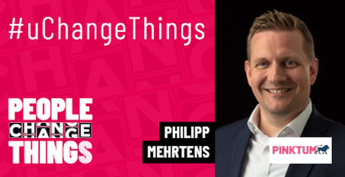 links ist der Hintergrund Pink und es steht People change Thinks und rechts ein Bild von Philipp Mehrtens